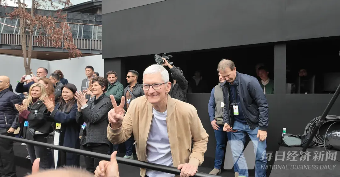 苹果换帅：他用25年等来自己的“iPhone时刻” (http://www.hilij.com/) p 第2张